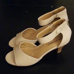 Nude Kitten Heels NEW!